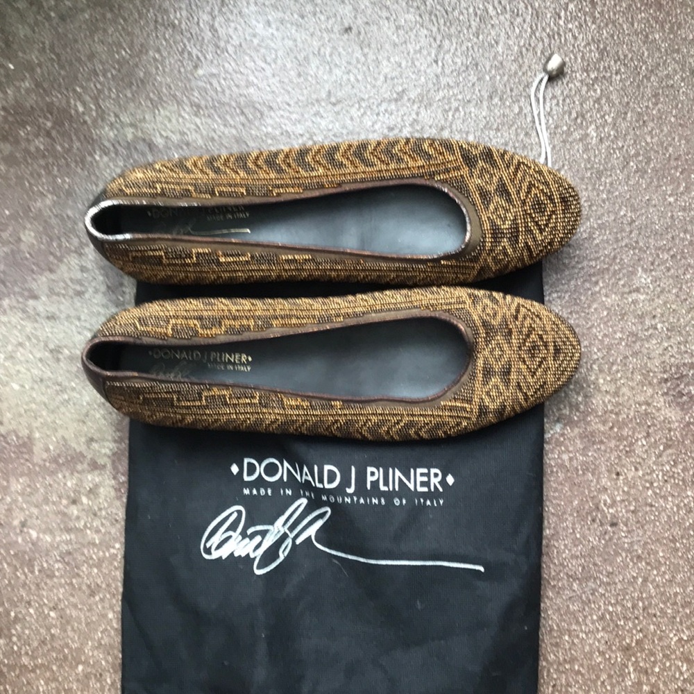 New Donald J Pliner beaded shoes 10